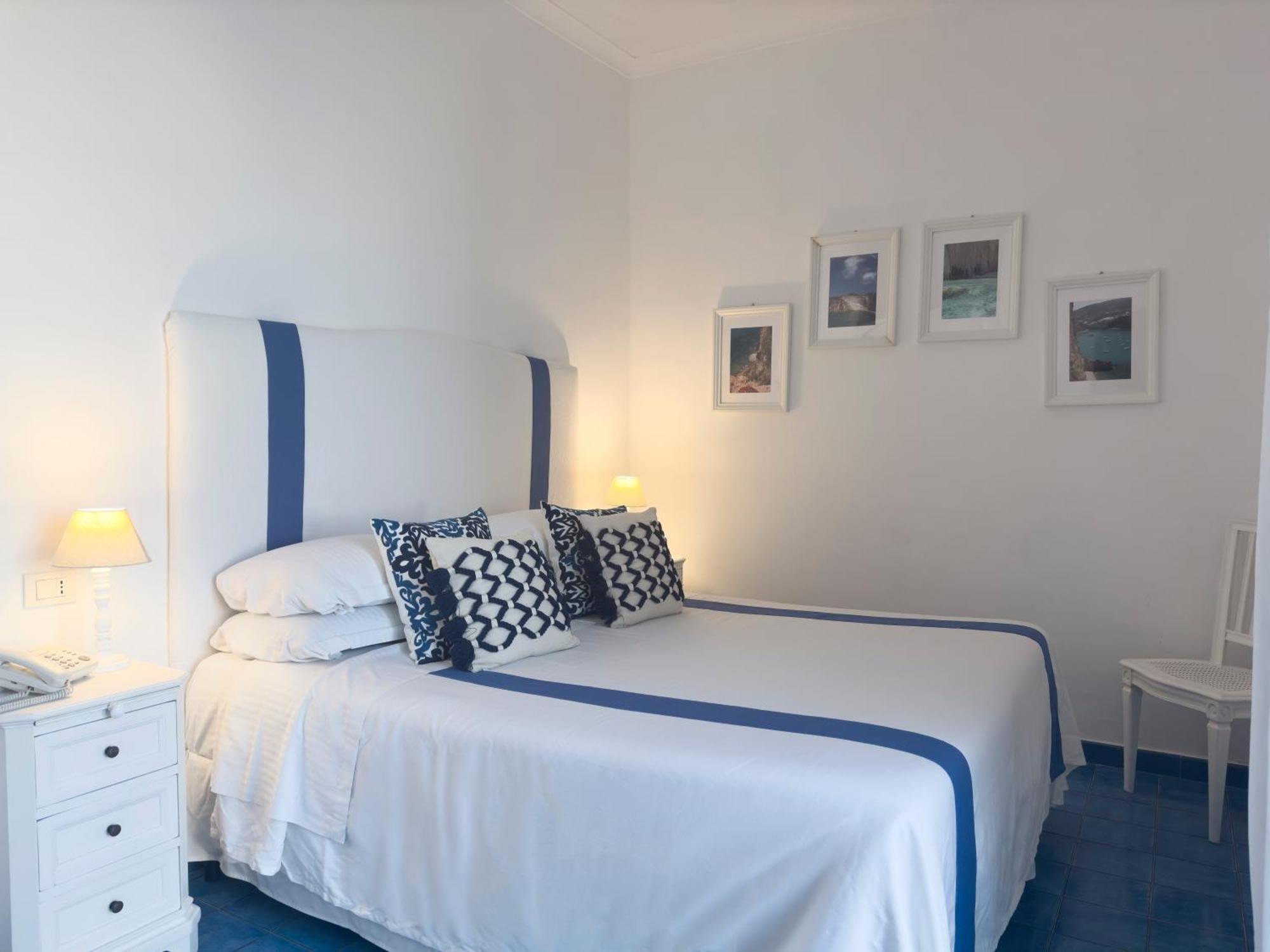 Hotel Chiaia Di Luna ポンツァ エクステリア 写真