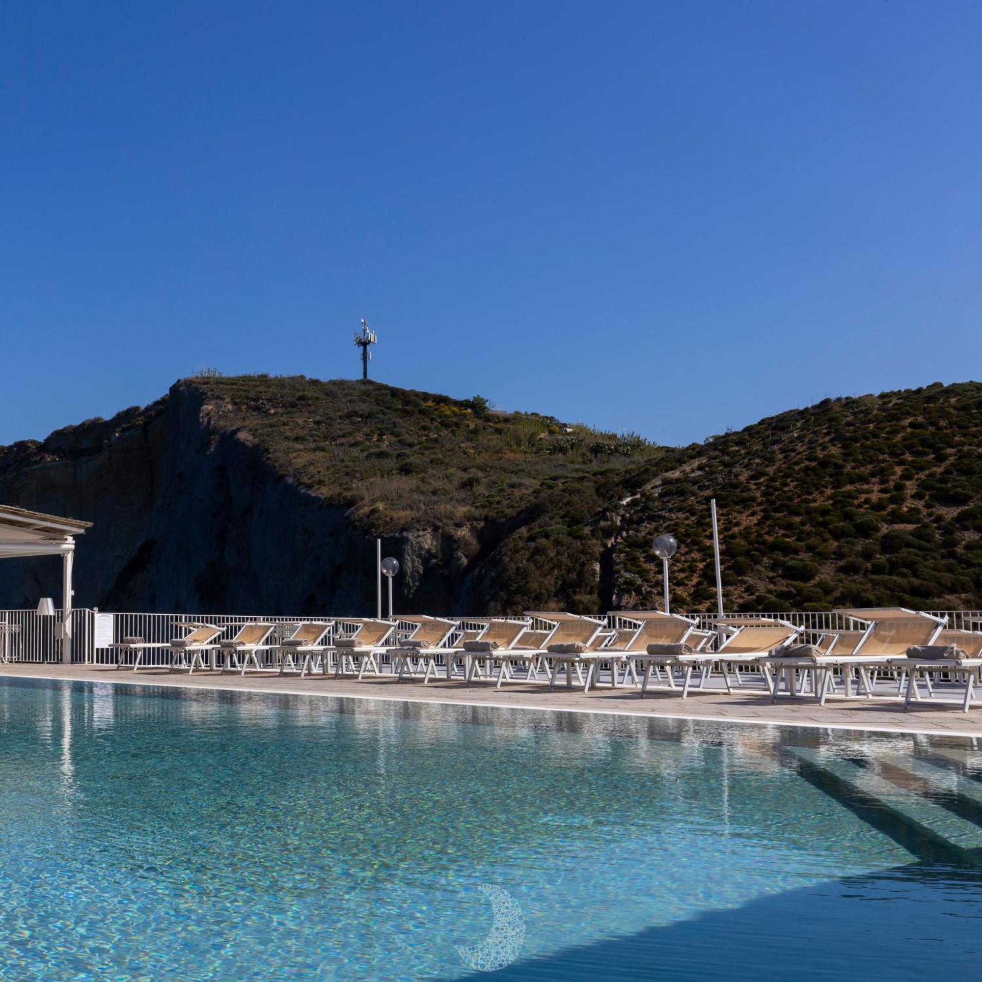 Hotel Chiaia Di Luna ポンツァ エクステリア 写真